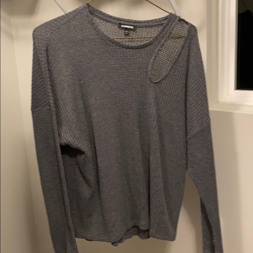 Express sweater with cut in neck